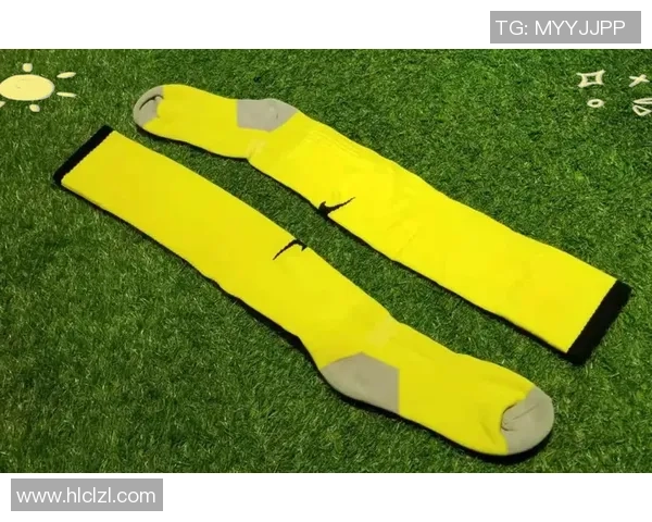 穿上中筒袜的足球巨星们 展现独特风格与实力的运动标配 穿上中筒袜的足球巨星们 展现独特风格与实力的运动标配