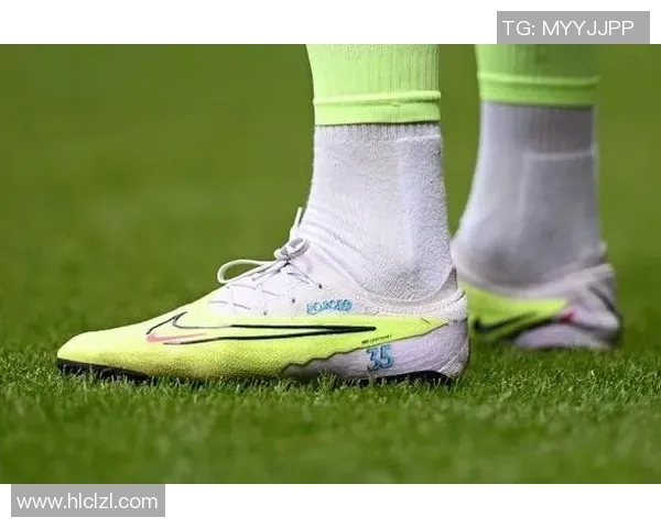 球星选择何种类型足球鞋最适合自己表现如何影响比赛发挥