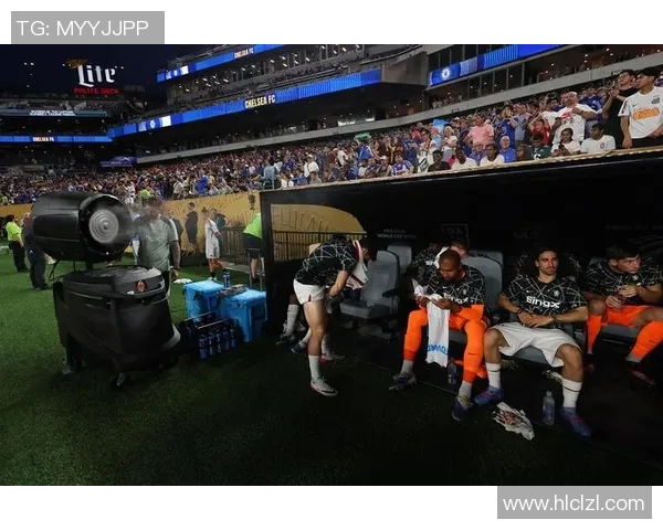 足球巨星齐聚一堂激情对战 玩转虚拟世界的足球游戏竞技盛宴